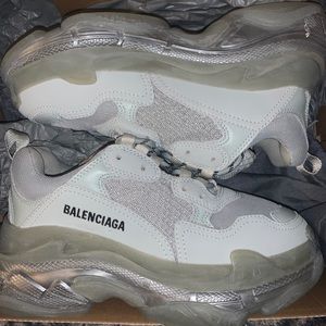 WOMEN’S “TRIPLE S” BALENCIAGA SNEAKERS